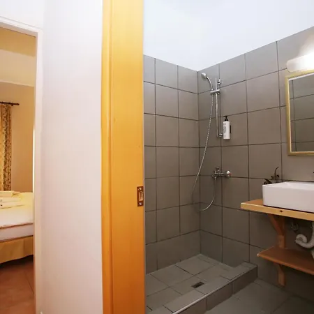 Lecadin Hotel