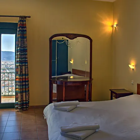 Hotel Lecadin Karpenísion