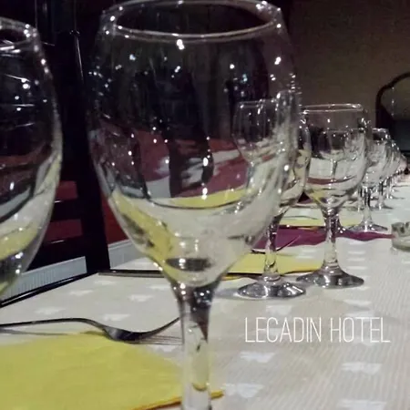 Lecadin מלון קרפניסיון